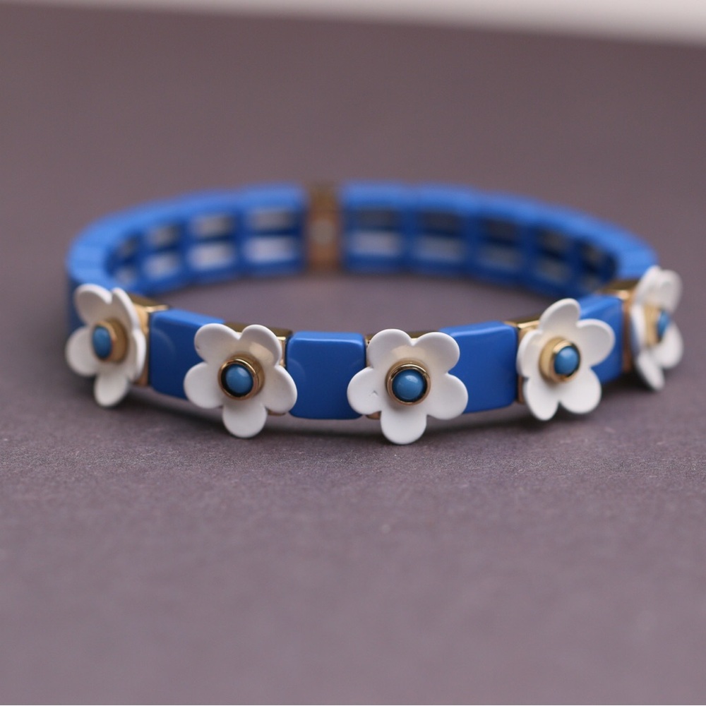 Roxanne Assoulin Flower Bracelet - Picture 3 of 4